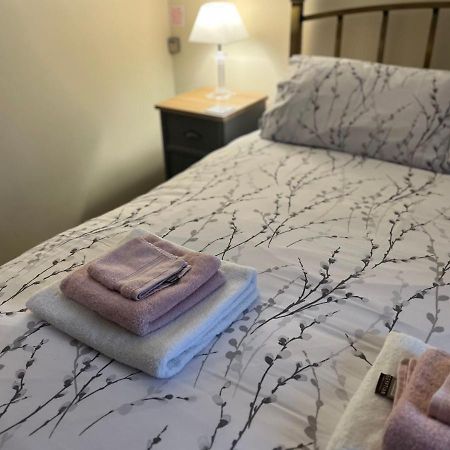 3 Bedroom Apartment, Ballymena, The Wee Stop Gap Luaran gambar