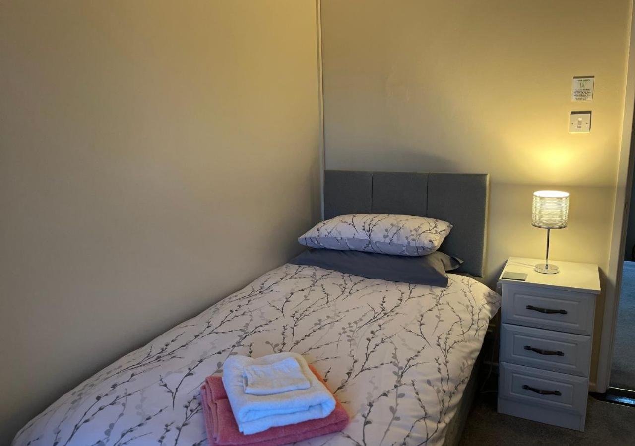 3 Bedroom Apartment, Ballymena, The Wee Stop Gap Luaran gambar
